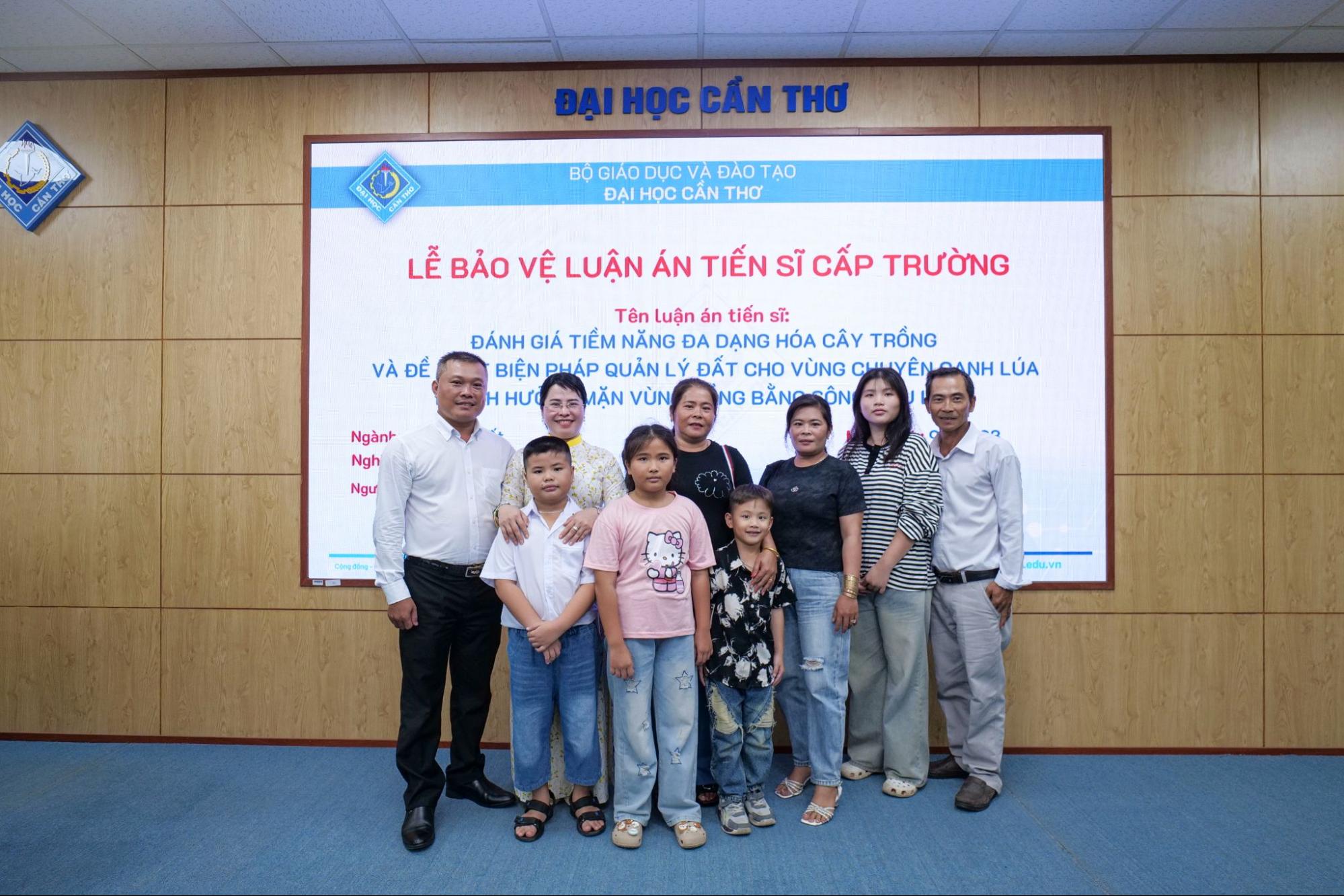 Hình ảnh bảo vệ luận án