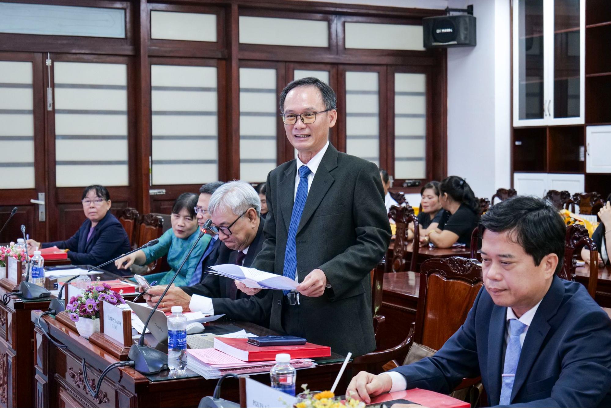 Hội đồng góp ý
