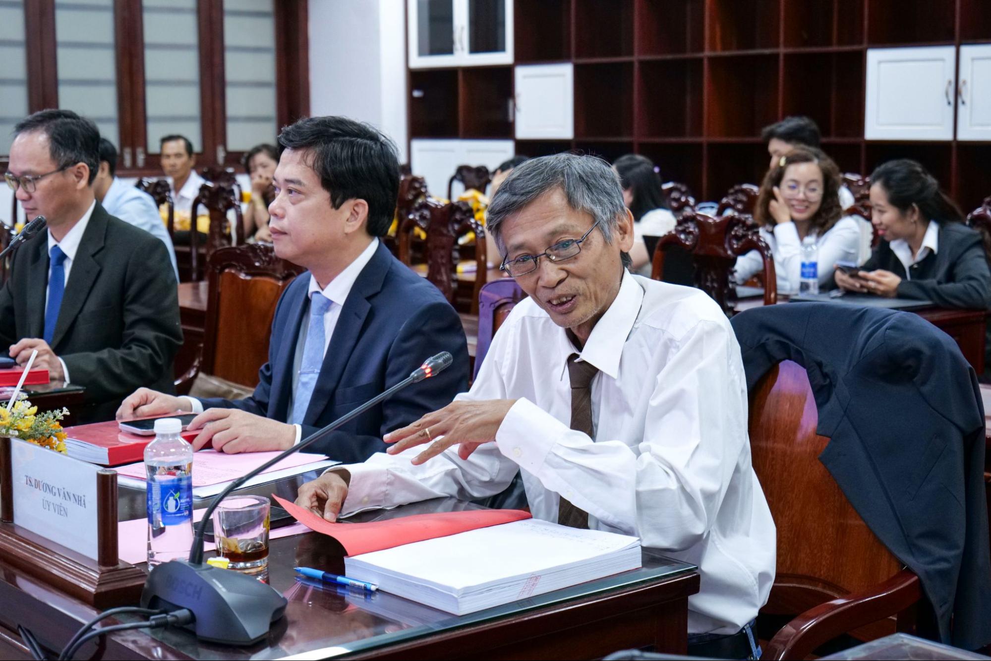 Hội đồng góp ý