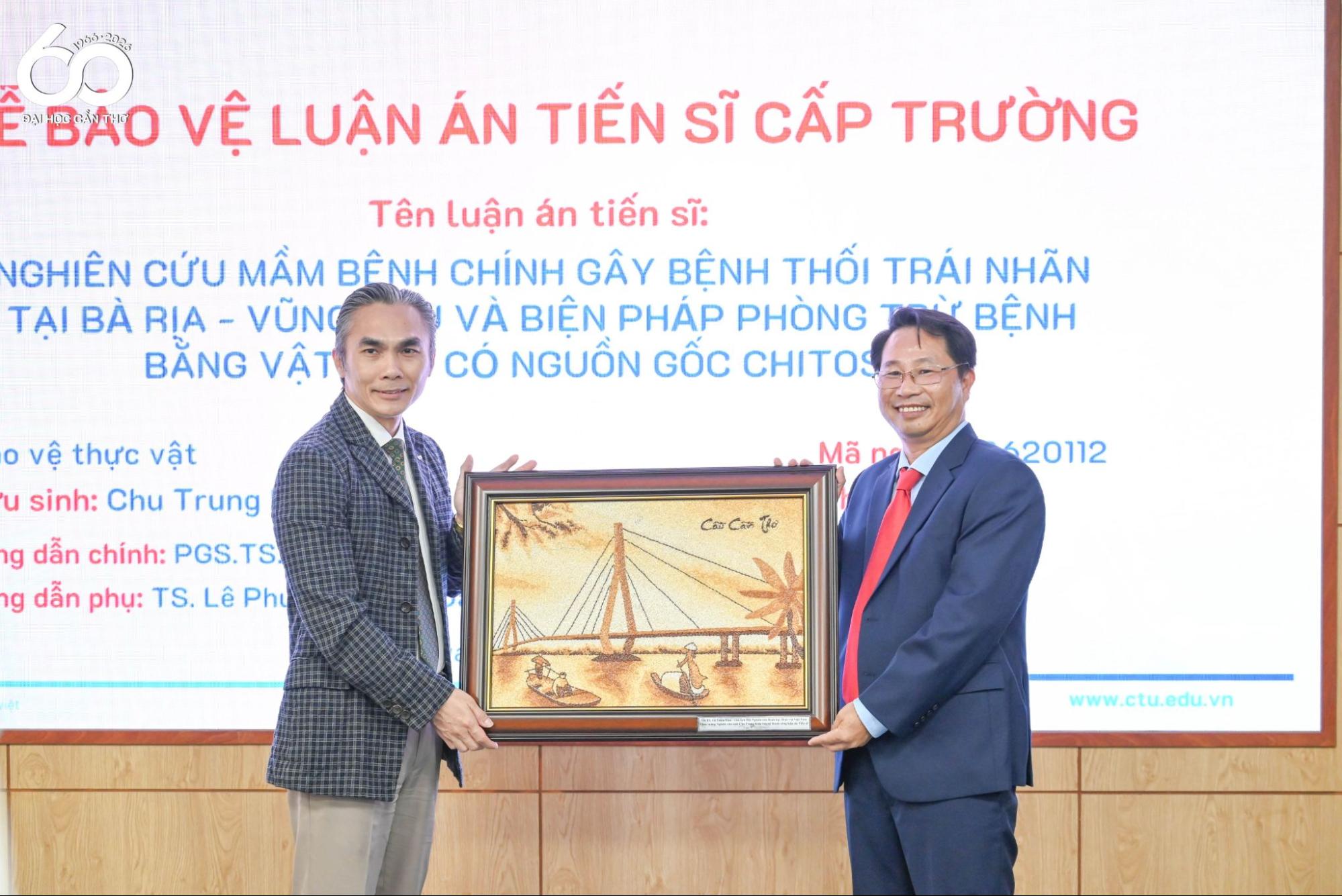 Hình ảnh buổi bảo vệ