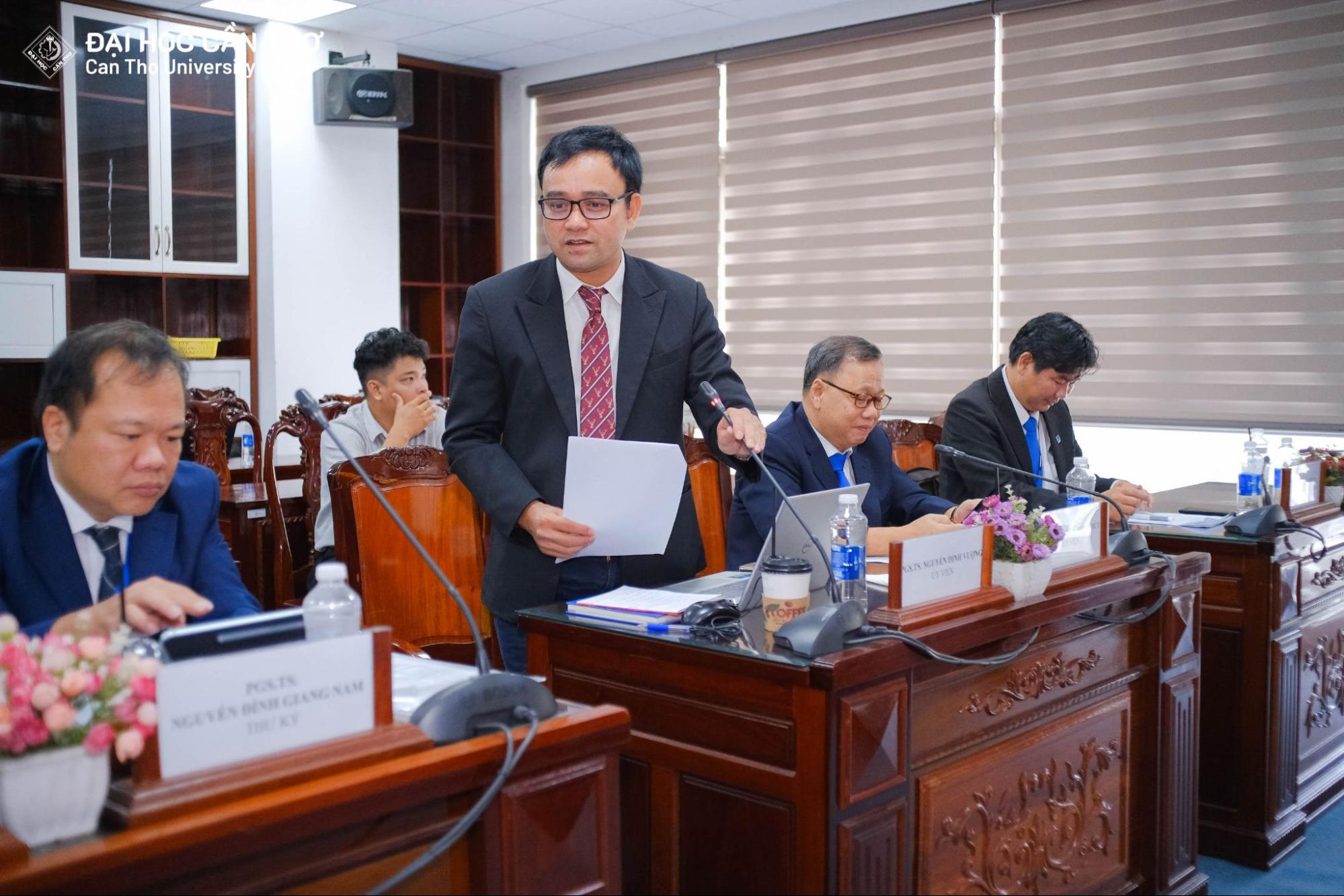 Hội đồng góp ý