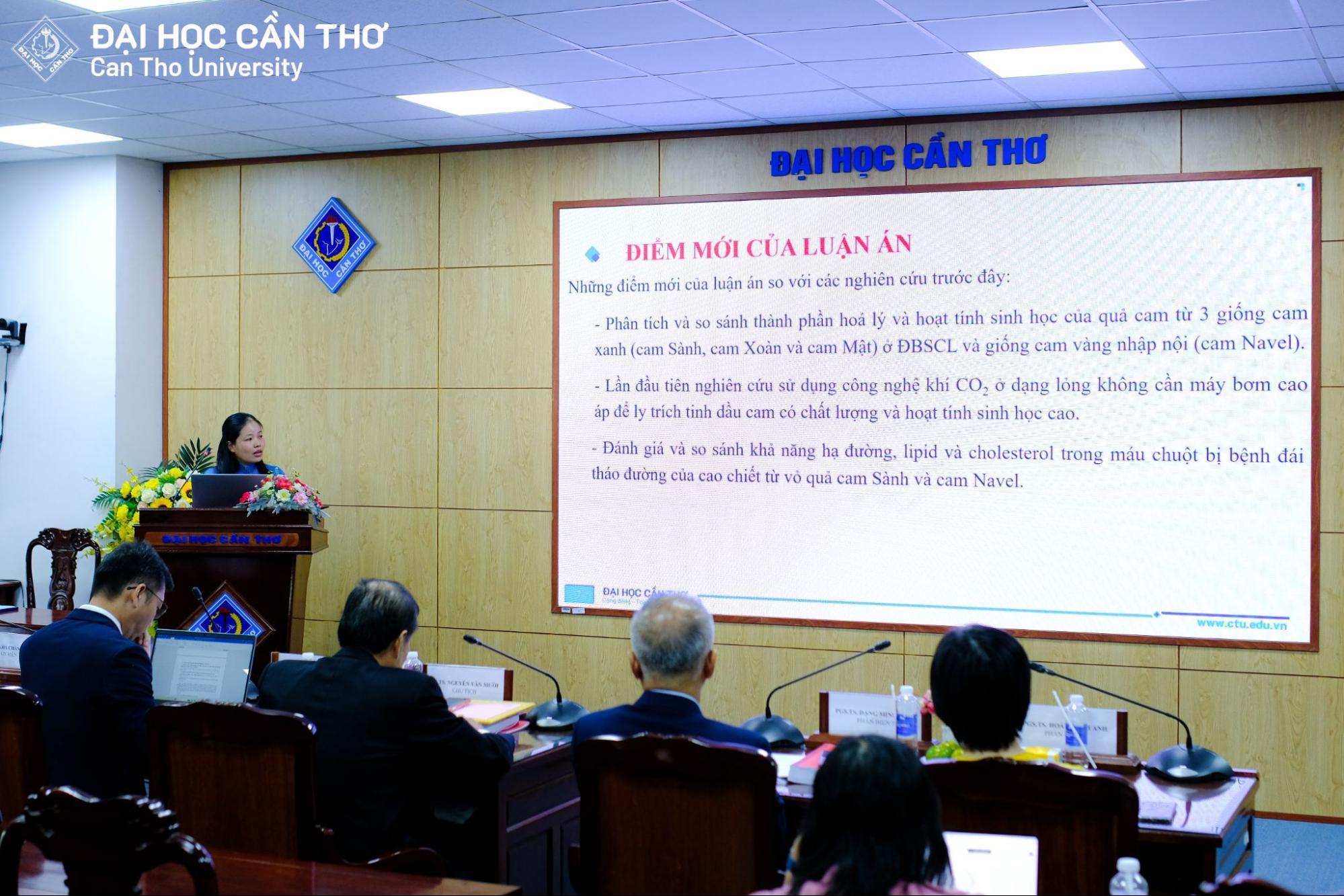 Toàn cảnh buổi bảo vệ luận án