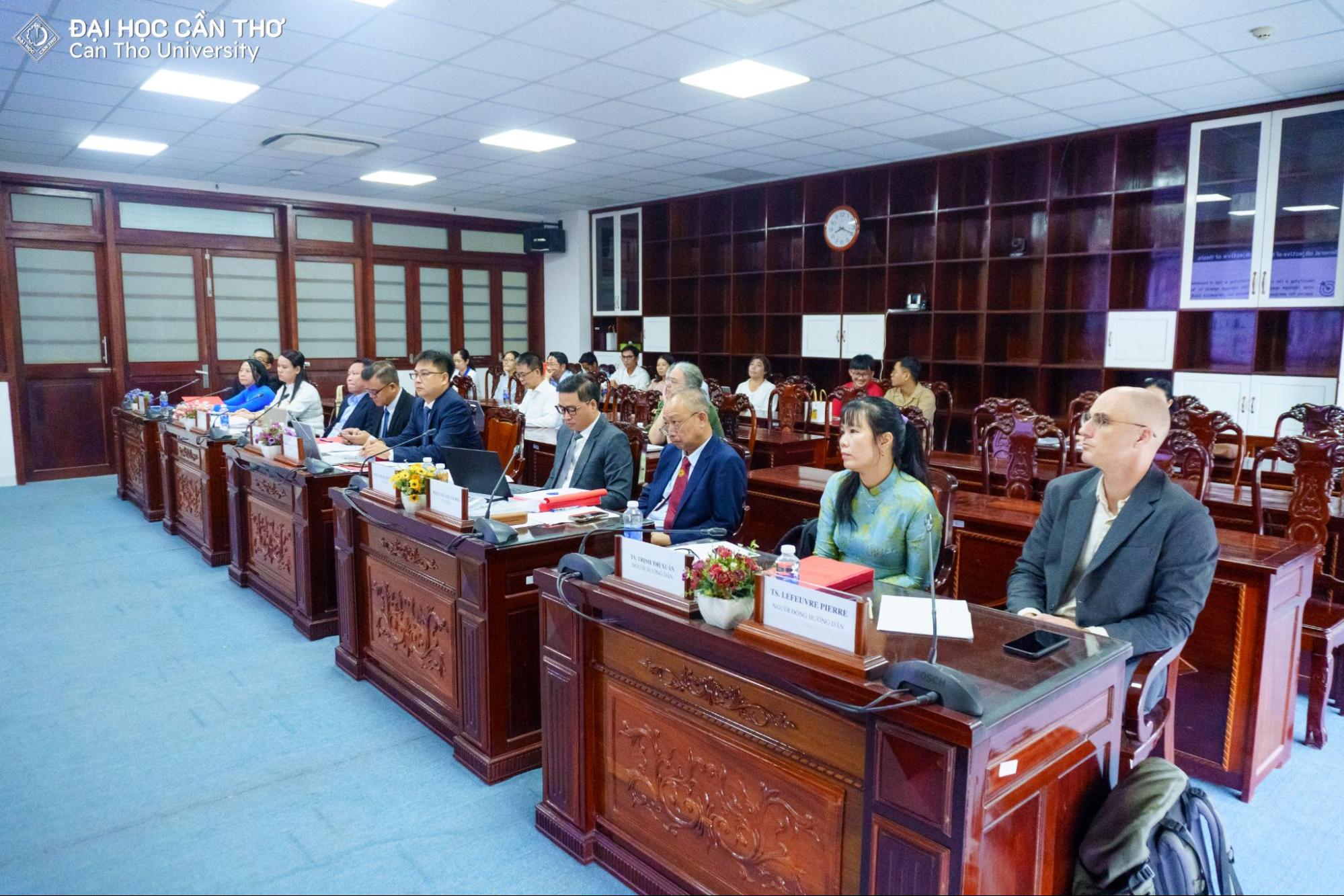 Hình ảnh buổi bảo vệ luận án