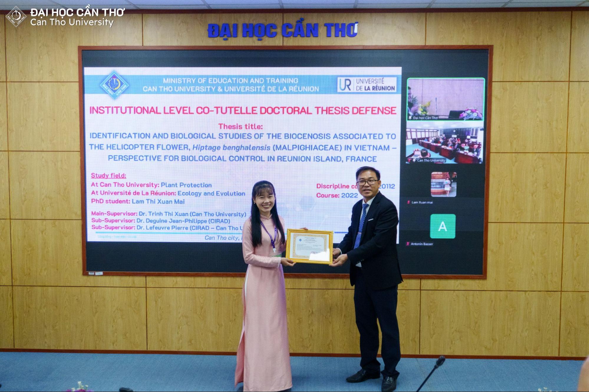 Hình ảnh lưu niệm buổi bảo vệ