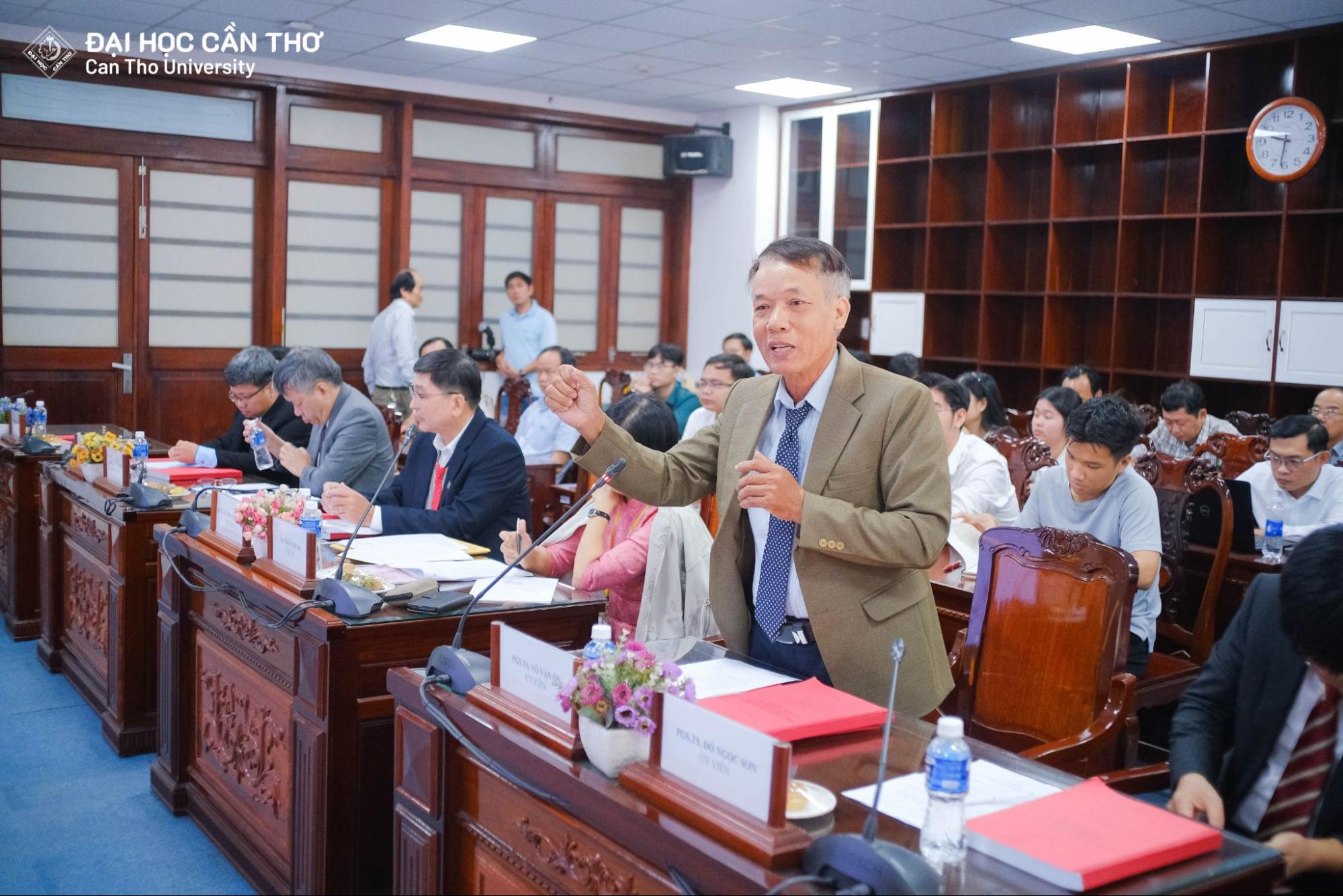 Hội đồng góp ý