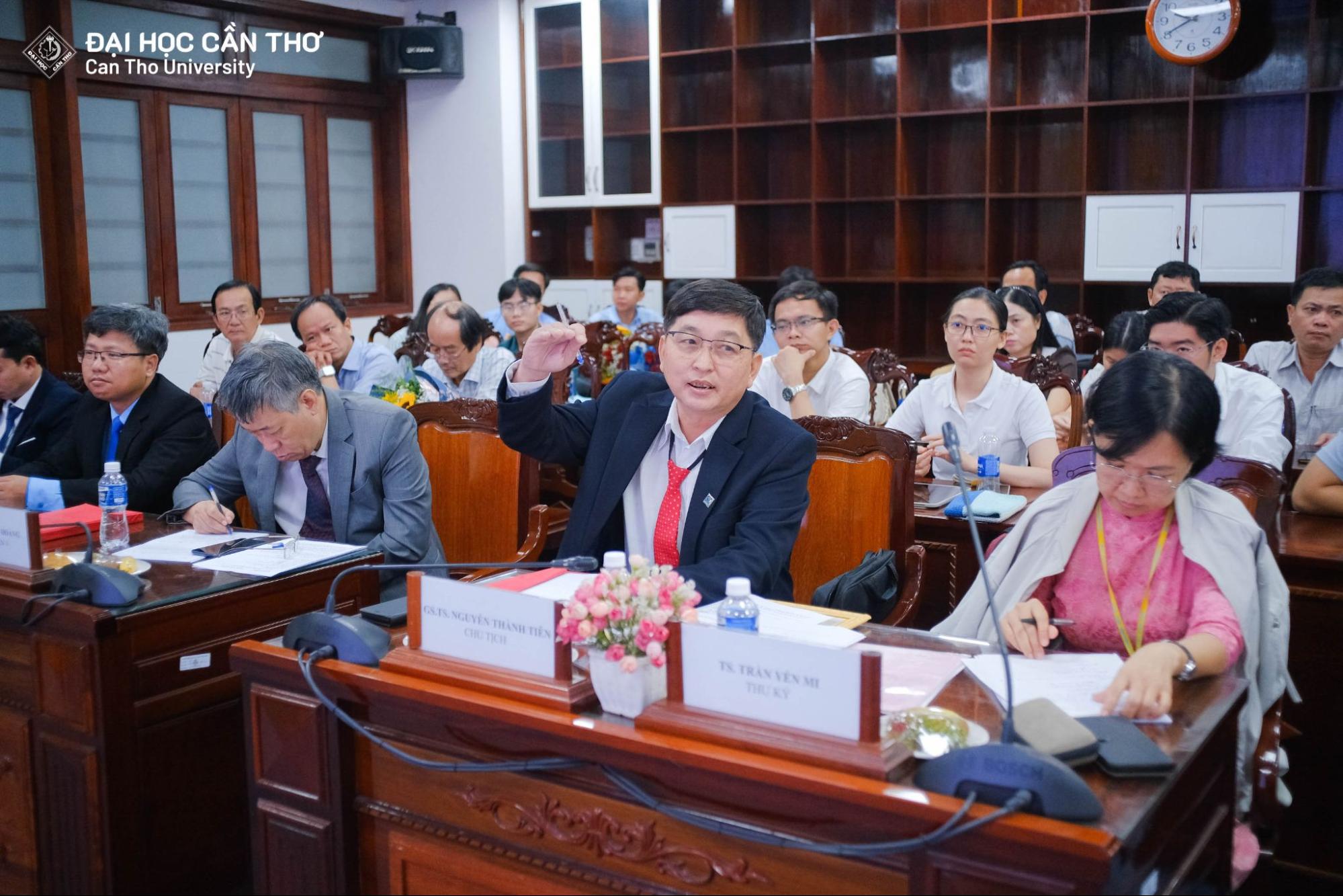 Hội đồng góp ý
