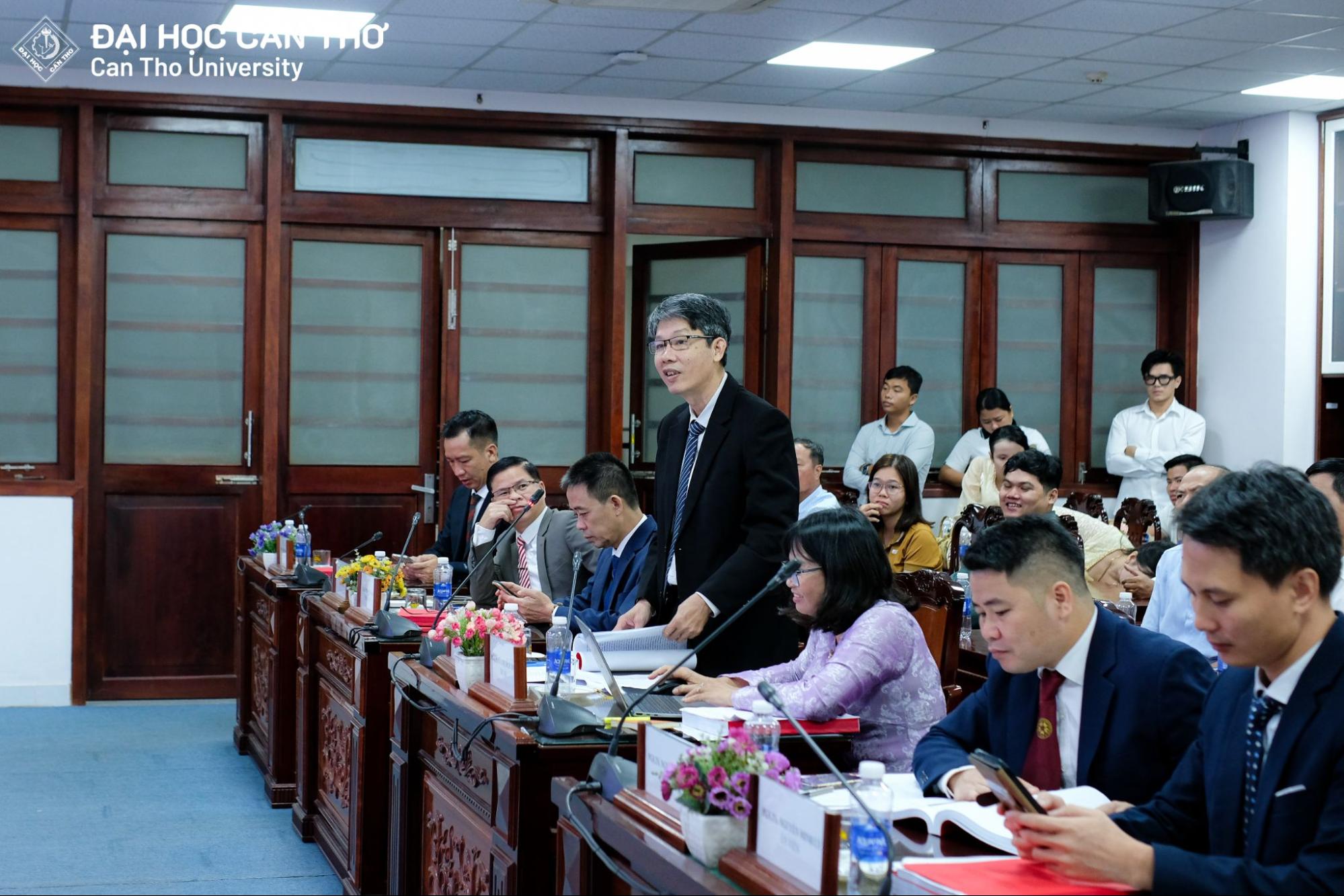 Hội đồng góp ý
