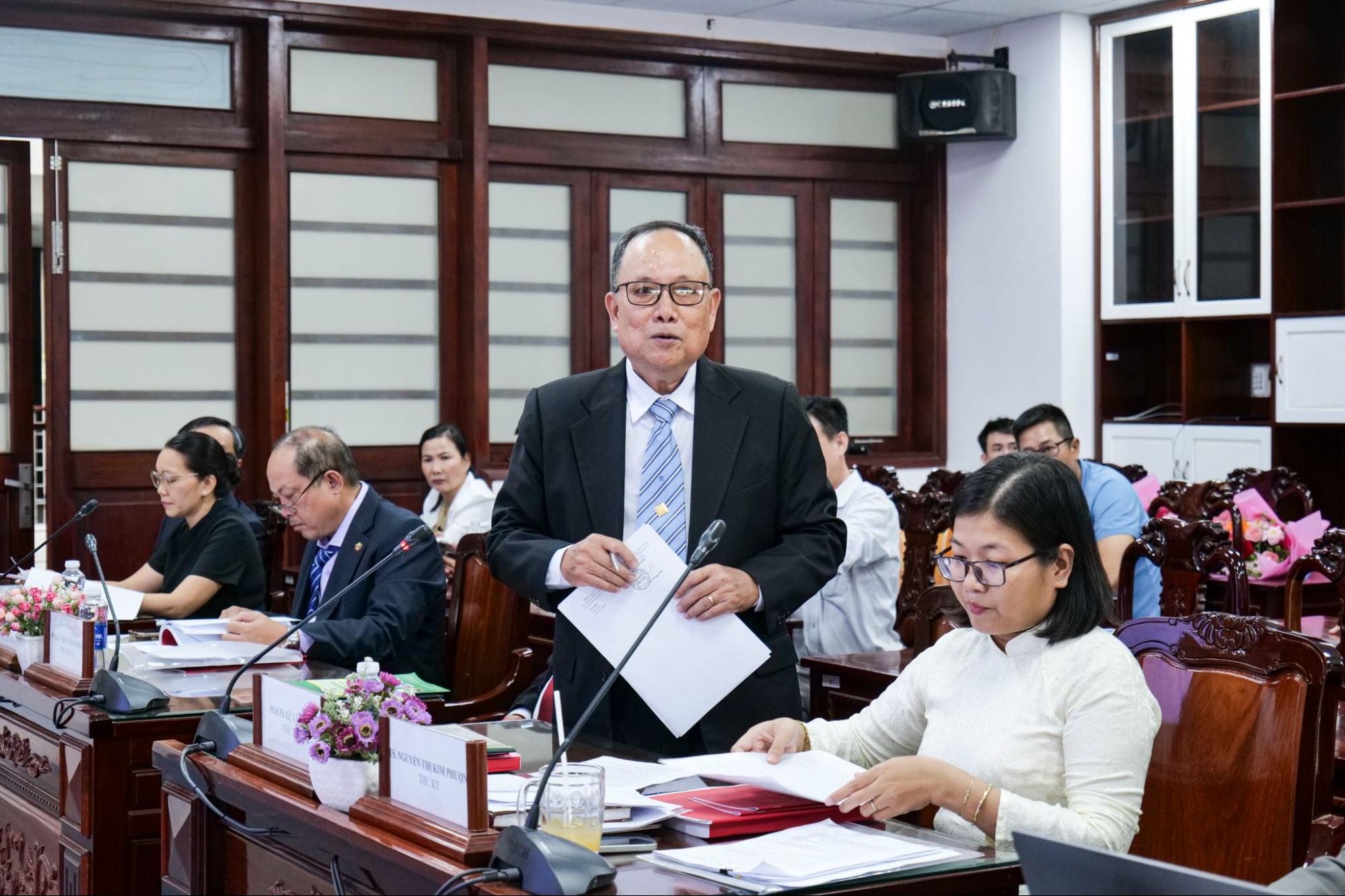 Hội đồng góp ý