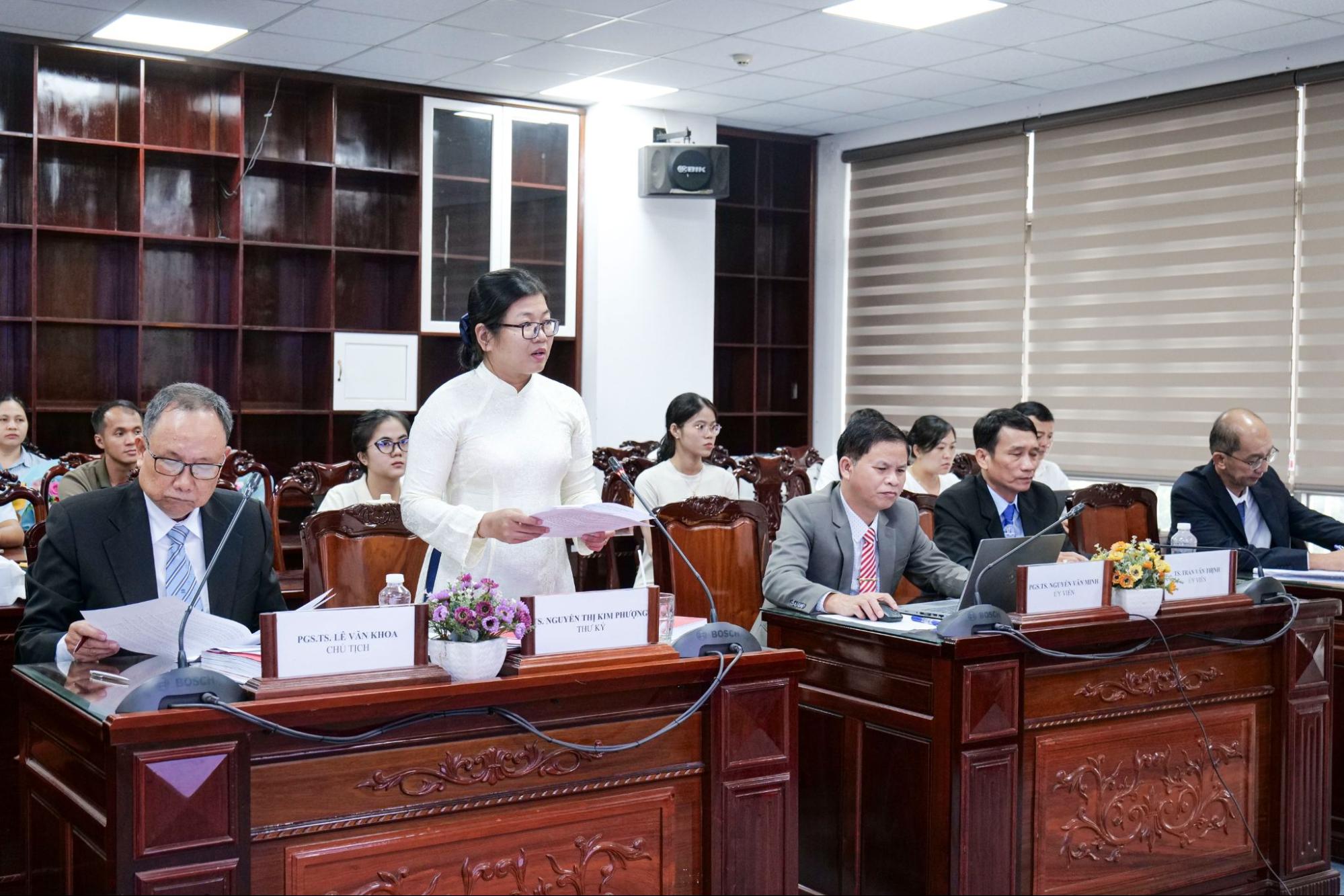 Hội đồng góp ý