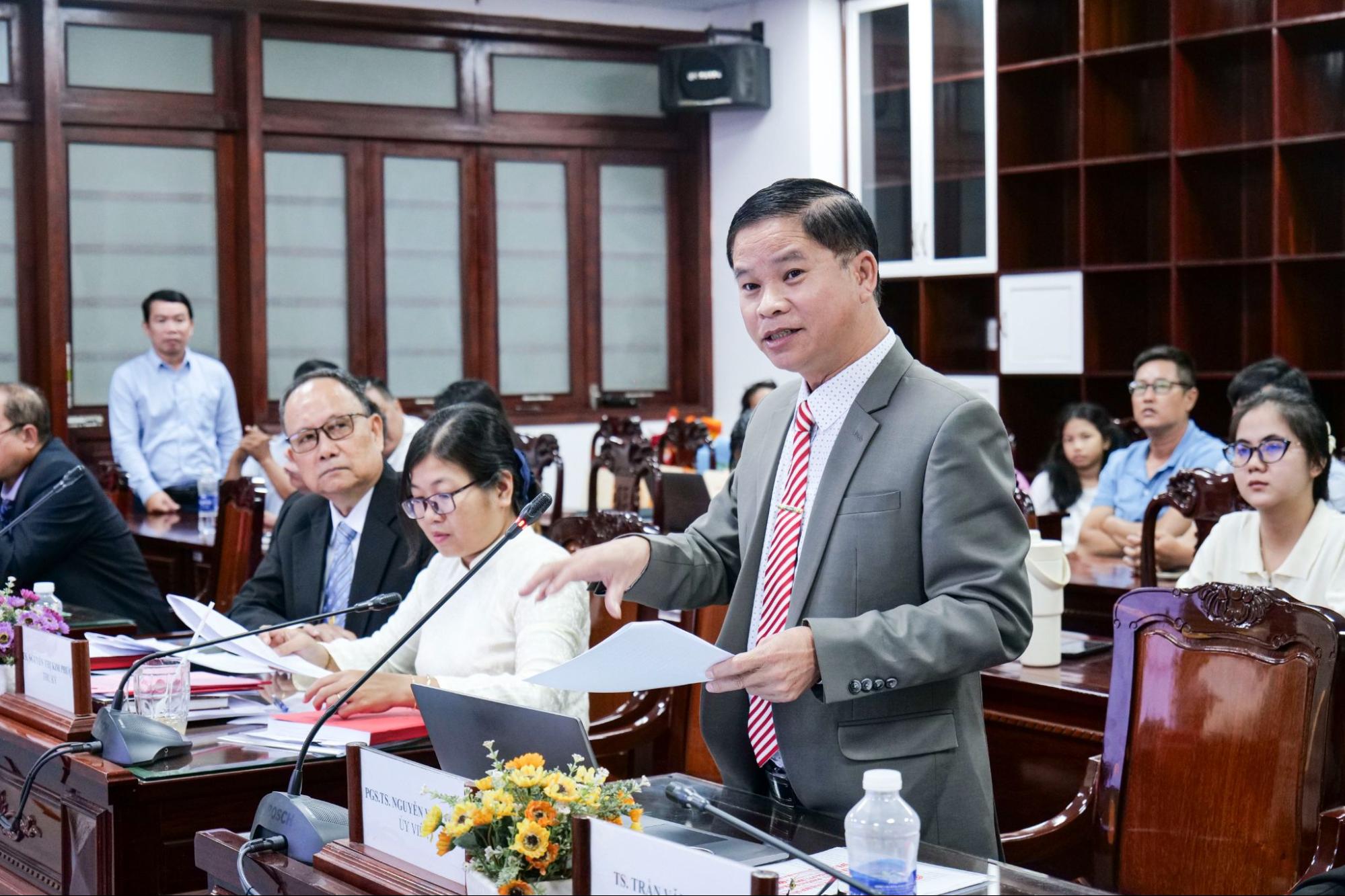 Hội đồng góp ý