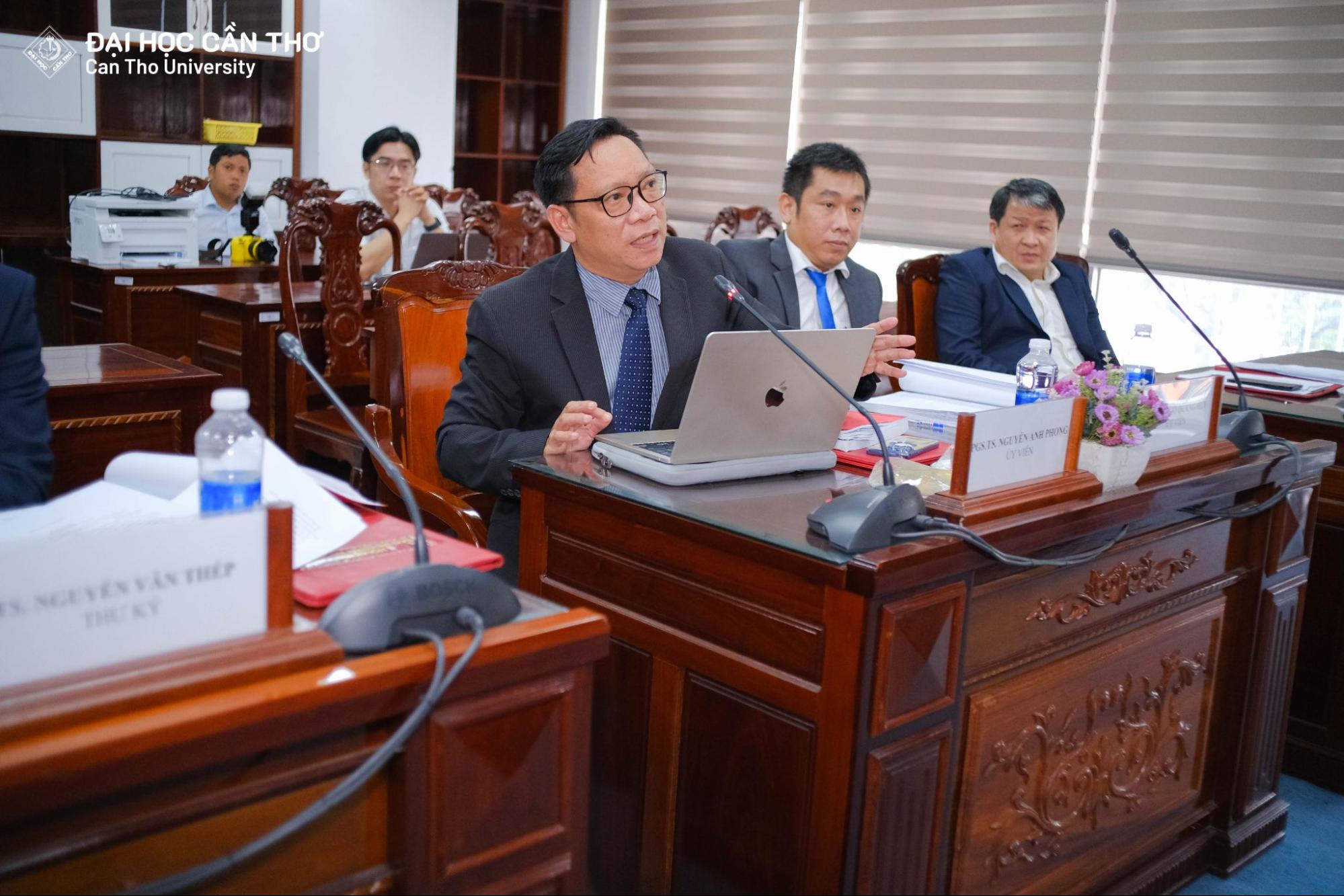 Hội đồng góp ý