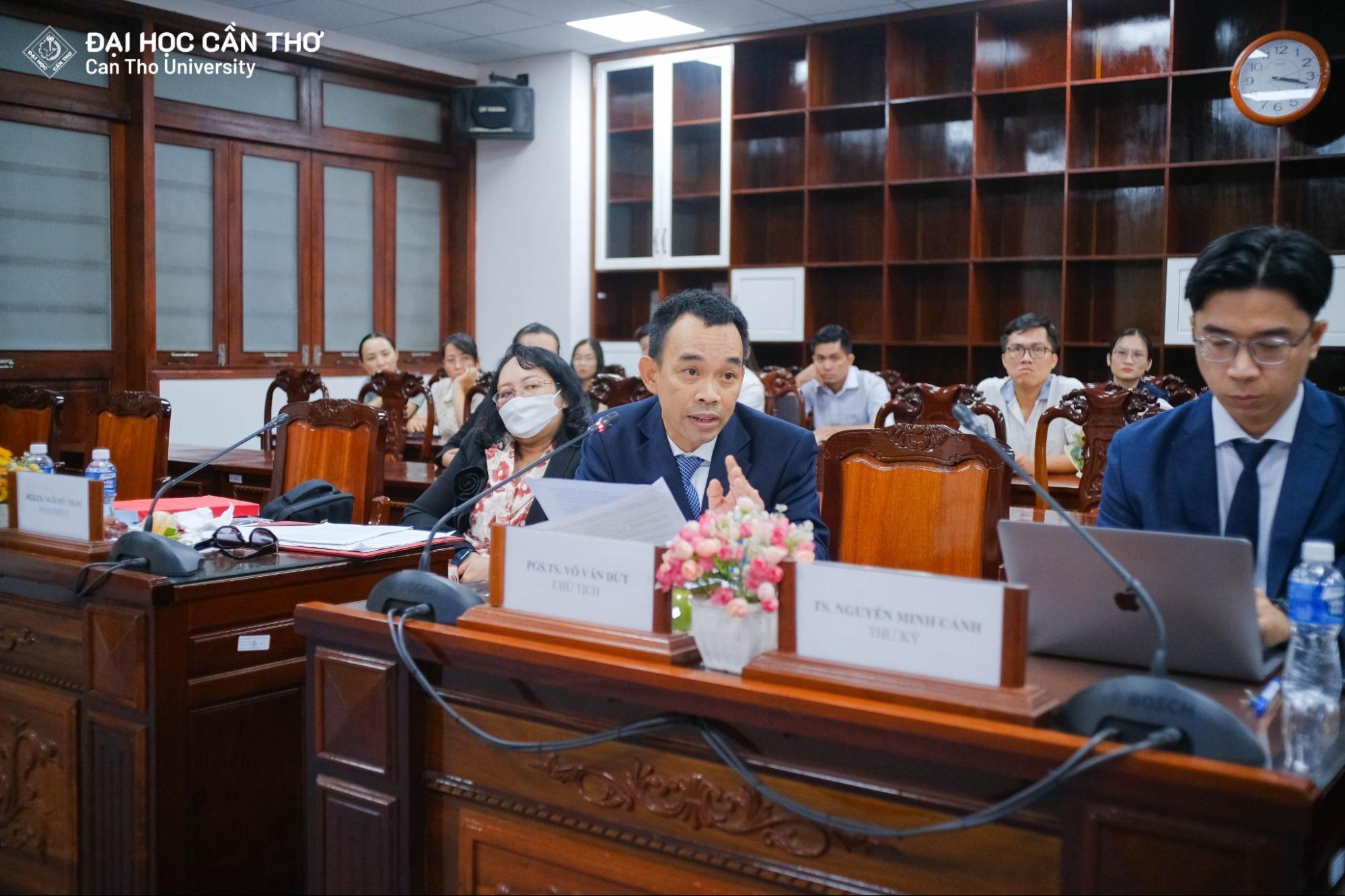 Hội đồng đánh giá