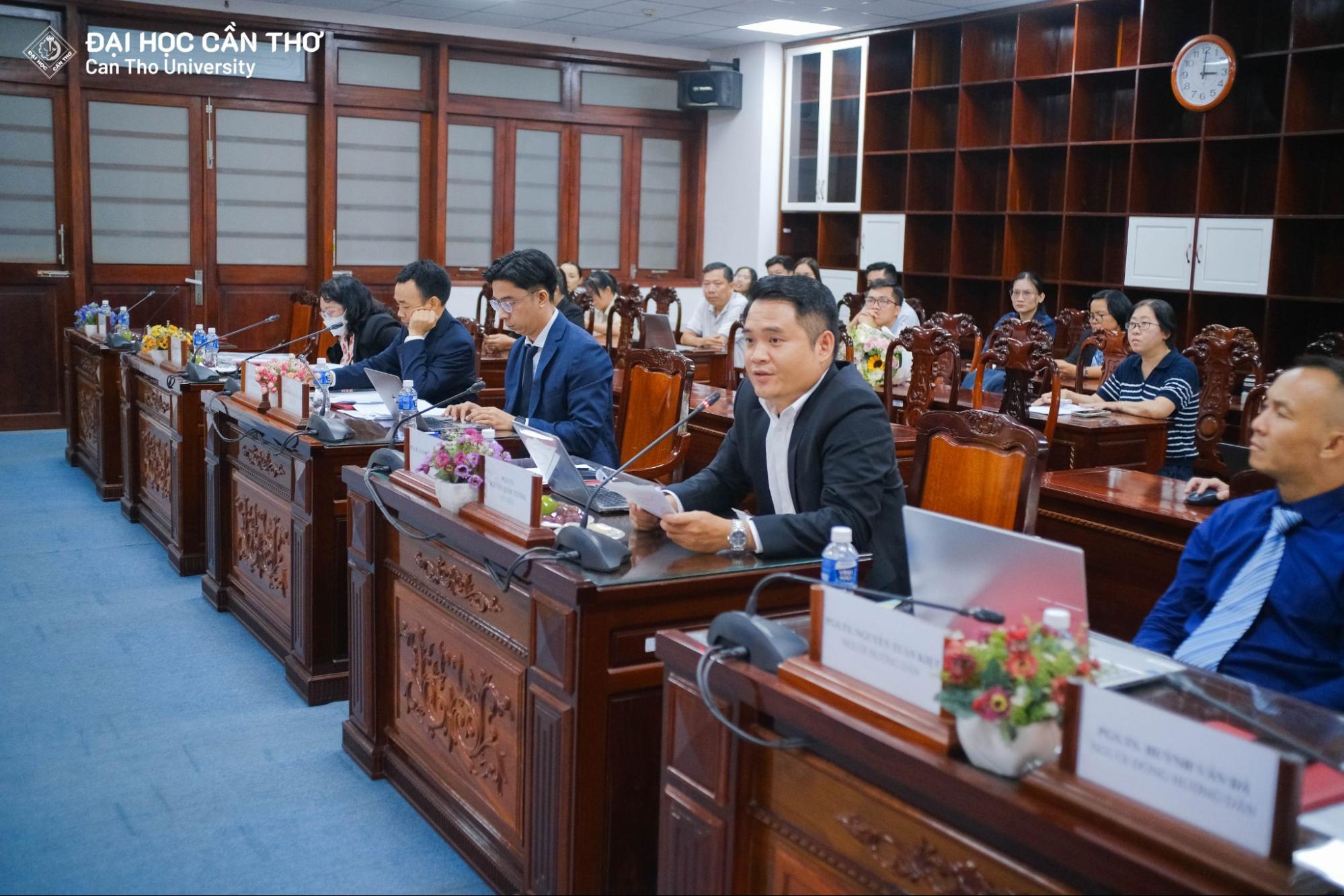 Hội đồng đánh giá