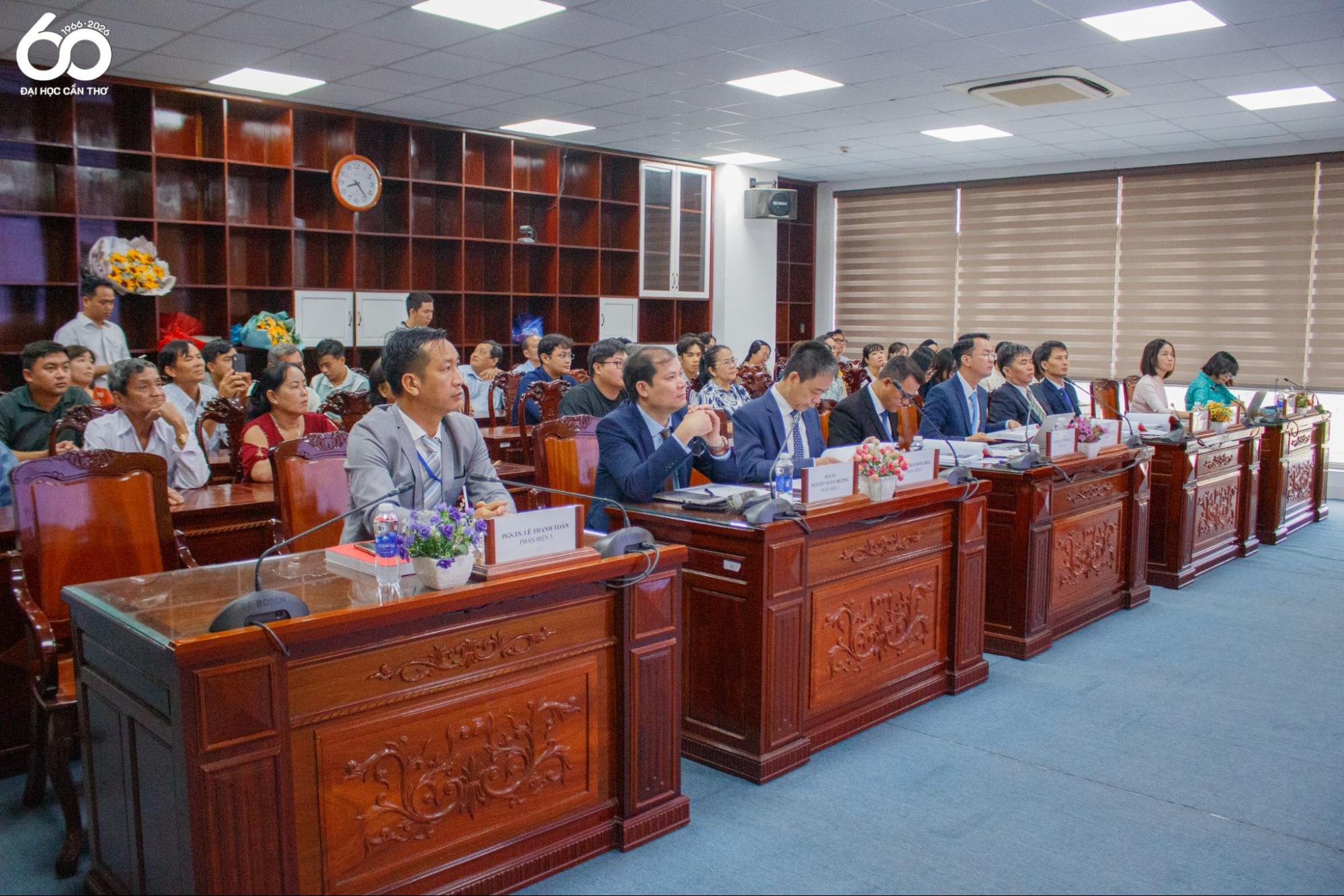 Hội đồng đánh giá và góp ý