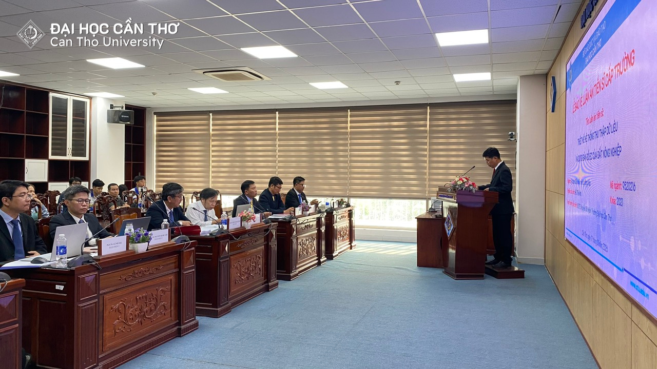 Toàn cảnh buổi báo cáo luận án